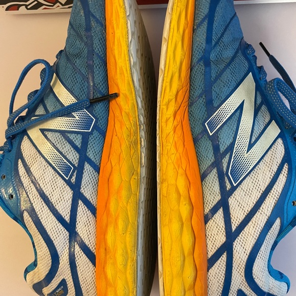 New Balance Run Disney Donald Duck Running Shoes 2015 Limited Edition - Picture 2 of 13